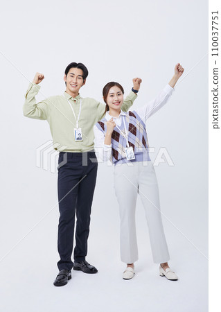 collaborative business fighting man and woman photo 110037751