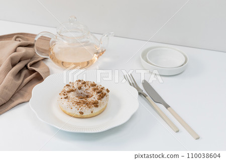 tableware donut styling photo image on a plate 110038604