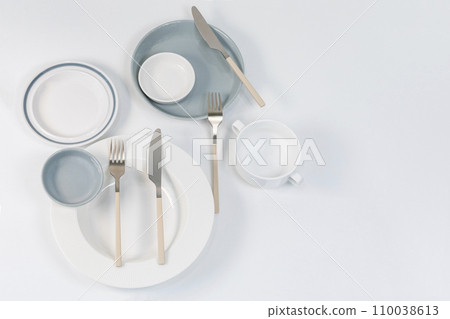 tableware and dish styling photo 110038613