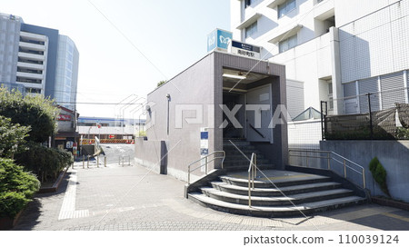 東京Metro地鐵東西線南砂町站2a出口，與南砂三丁目公園直接相連 110039124