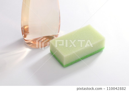 Detergent and sponge Detergent and sponge 110042882