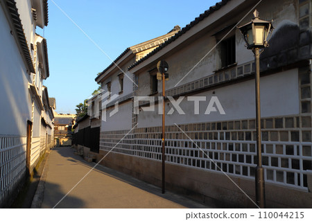 Kurashiki Bikan Historical Quarter: White-walled warehouse (Kurashiki City, Okayama Prefecture) 110044215