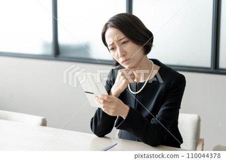 守靈,葬禮圖片 守靈,葬禮圖片 110044378