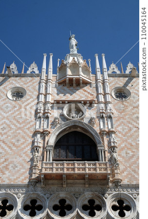 Doge`s Palace on Piazza San Marco, Venice, Italy 110045164