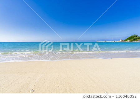 White sand beach and blue sea of Busena Marine Park, Nago City, Okinawa Prefecture 110046052