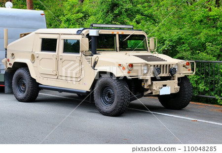 從嚴酷的戰場到日常街道......通用四輪驅動車輛的消費版本 110048285