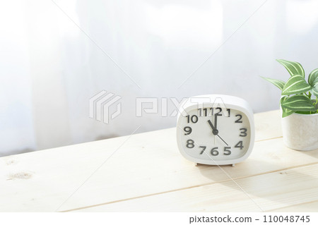 Clock time 11 o'clock 11:00 morning Clock time 11 o'clock 11:00 morning 110048745