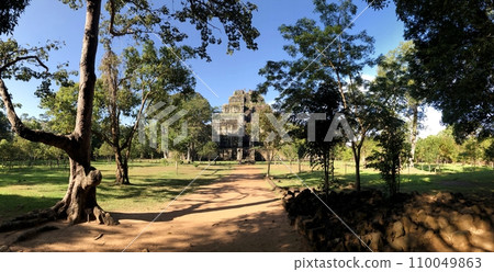 Pyramid temple “Prasat Thom” in Koh Ker ruins 110049863