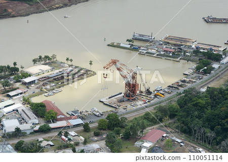Industrial Waterfront - A Snapshot of Maritime Infrastructure in Panama 110051114