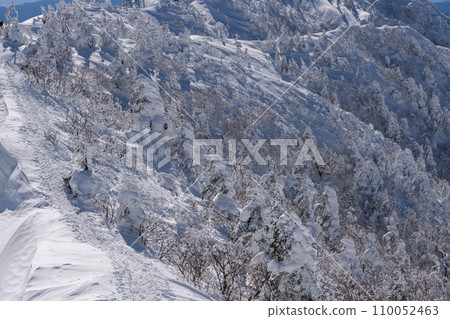 從釜尊山到劍峰山的登山路線 從釜尊山到劍峰山的登山路線 110052463
