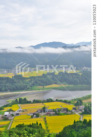 從山本山高原眺望佐和山袖珍公園（新潟縣） 110055023