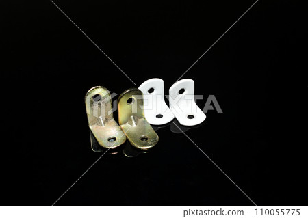 Metal corners for fastening wooden structures. 110055775