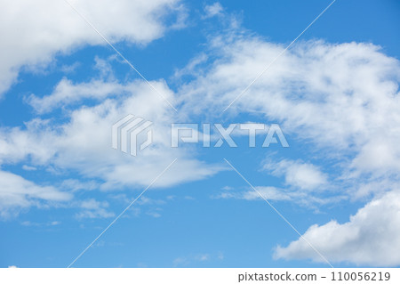 八月的藍天白雲 八月的藍天白雲 110056219