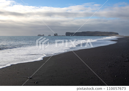 Atlantic ocean in Reynisfjara, south Iceland 110057673