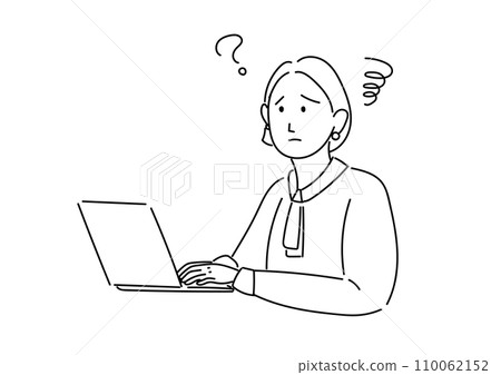 A woman using a personal computer 110062152