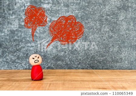 一個生氣、不滿的人 110065349