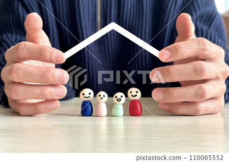 Image of family insurance and roof protection 110065552