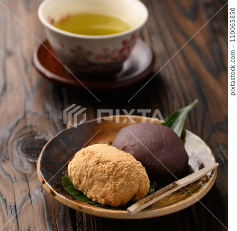 Ohagi, a Japanese sweet that represents Japan 110065850