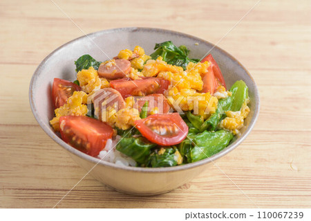 Lettuce bowl 110067239