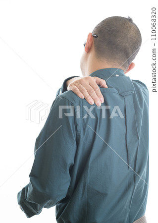 shoulder pain image 110068320