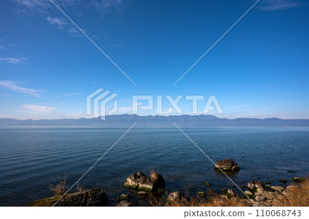 深秋平靜的琵琶湖景色 深秋平靜的琵琶湖景色 110068743