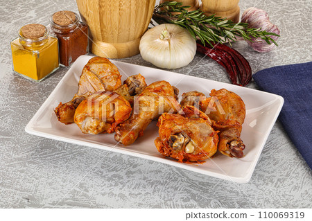 Raw marinated chicken drumstick for cooking Raw marinated chicken drumstick for cooking 110069319