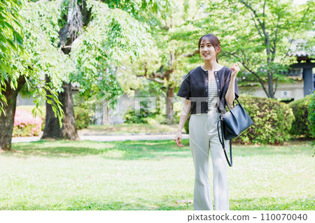 Women's trip Sightseeing Osaka trip 110070040