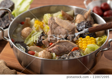 Ginger Duck Soup Hot Pot 110072095