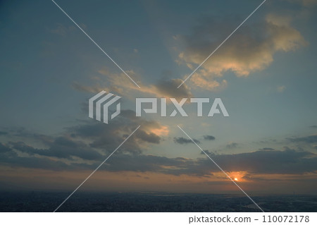 大阪灣的日落景觀與天空 110072178