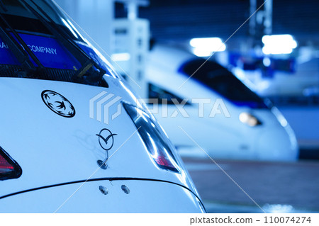 885系特快列車在博多站(JR九州)排隊 885系特快列車在博多站(JR九州)排隊 110074274