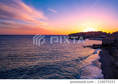 Banje beach and sunset in Dubrovnik 110074331