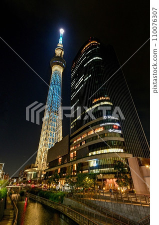 [東京]東京晴空塔的夜晚燈火通明 110076307