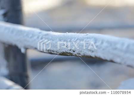 凍結的木柵欄，白霜 110078934