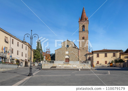Piazza Sant Agostino in Arezzo, Italy 110079179