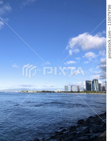 從阿拉莫阿納海灘公園看到的「夏威夷」清晨海景 110079786