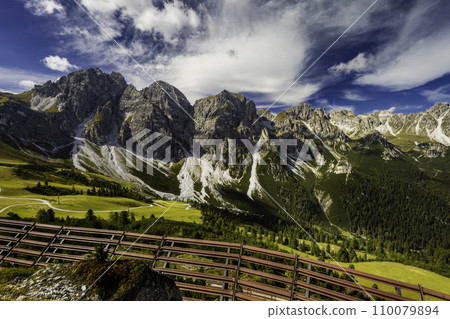 Mountain landscape of the Stubai Alps 110079894