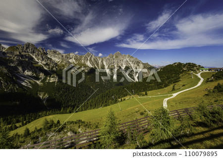 Mountain landscape of the Stubai Alps 110079895