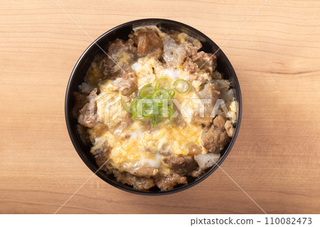 牛筋雞蛋土雞丼 牛筋雞蛋土雞丼 110082473