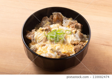 牛筋雞蛋土雞丼 牛筋雞蛋土雞丼 110082474