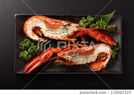 Canadian boiled lobster (lobster) for raw consumption Canadian boiled lobster (lobster) for raw consumption 110083329
