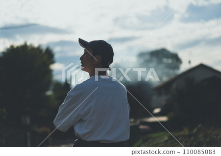 農家 農民 農夫 110085083