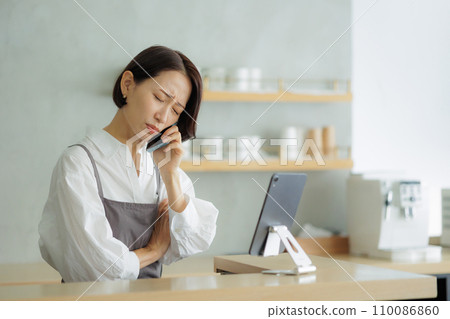 Cafe female Cafe female 110086860