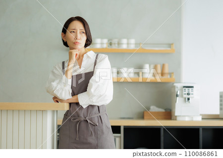 Cafe female Cafe female 110086861