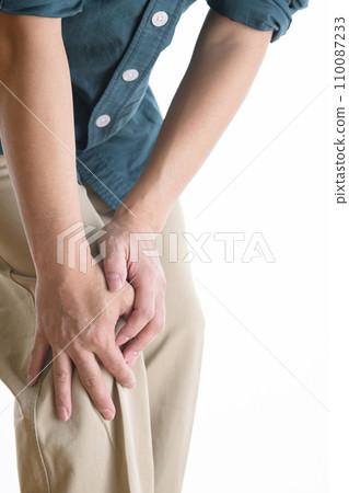 knee pain image knee pain image 110087233
