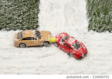 雪路上右轉車與直行車發生事故 雪路上右轉車與直行車發生事故 110090701