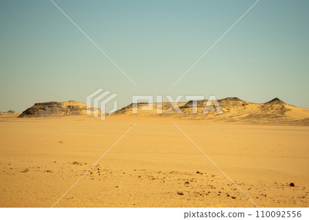 埃及南部努比亞沙漠美景 110092556