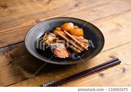 Boiled yellowtail, radish, and burdock 110092875
