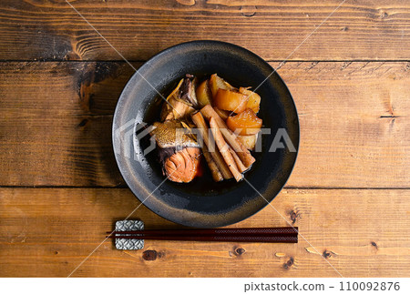 Boiled yellowtail, radish, and burdock Boiled yellowtail, radish, and burdock 110092876