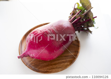 Crimson radish Crimson radish 110094126