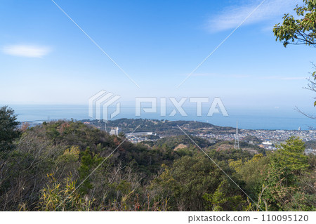 從仙南飯盛山(氣泉阿爾卑斯)的登山道眺望的景色 從仙南飯盛山(氣泉阿爾卑斯)的登山道眺望的景色 110095120